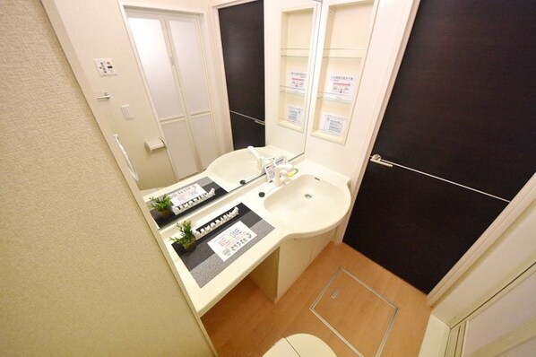 ベルソス高倉Bの物件内観写真